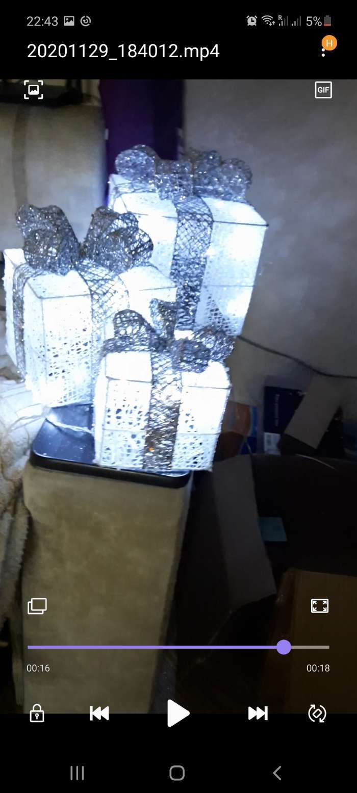 Фотография покупателя товара Светодиодная фигура «Подарки с серой лентой» 15, 20, 25 см, текстиль, металл, 220 В, 8 режимов, свечение белое
