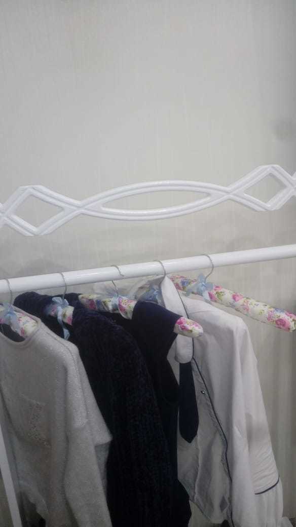 Фотография покупателя товара Вешалка для одежды мягкая «Розочки», размер 44-46-8, цвет МИКС - Фото 1