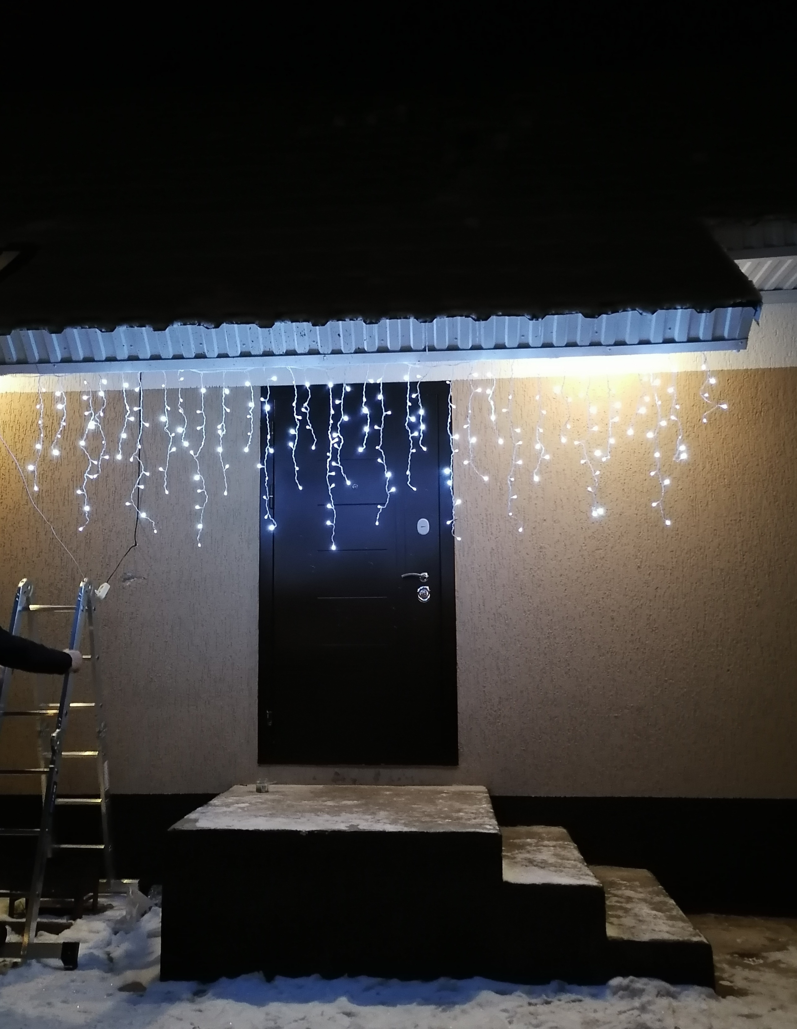 Фотография покупателя товара Гирлянда «Бахрома» 3 × 0.6 м, IP44, УМС, белая нить, 160 LED, свечение мульти, 220 В - Фото 28