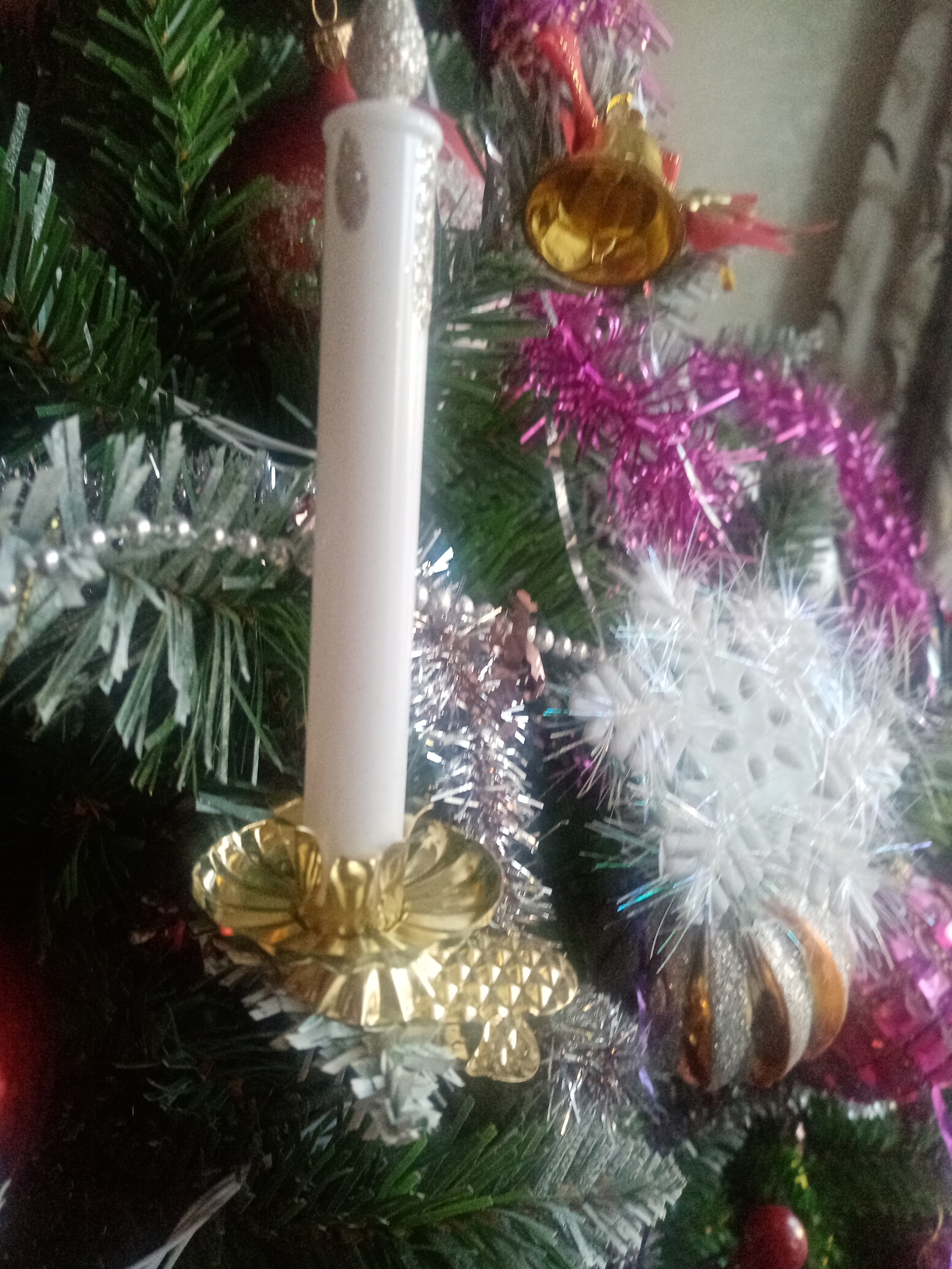 Фотография покупателя товара Украшение ёлочное "Новогодняя свеча" 1,5х11 см (набор 2 шт) белый - Фото 12