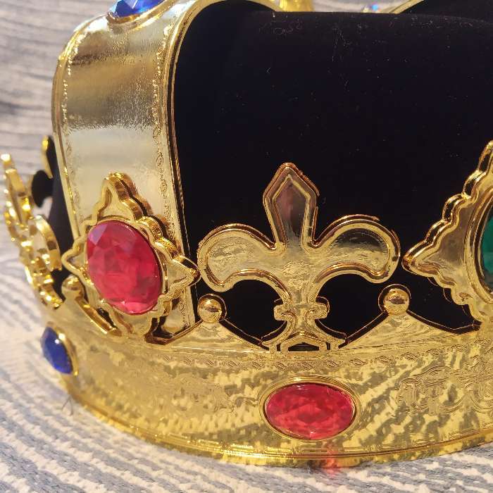 Фотография покупателя товара Корона «Король», цвет красный - Фото 3