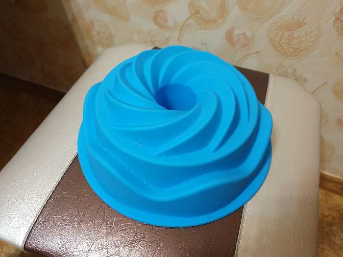 Фотография покупателя товара Форма для выпечки Доляна «Немецкий кекс. Заварное печенье», силикон, d=22 см, цвет МИКС