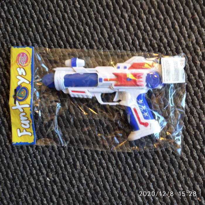 Фотография покупателя товара Пистолет «Космо», световые и звуковые эффекты, работает от батареек, цвета МИКС