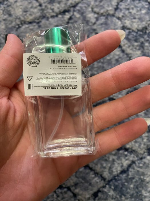 Фотография покупателя товара Флакон стеклянный для парфюма «Классика», с распылителем, 15 мл, цвет МИКС - Фото 2