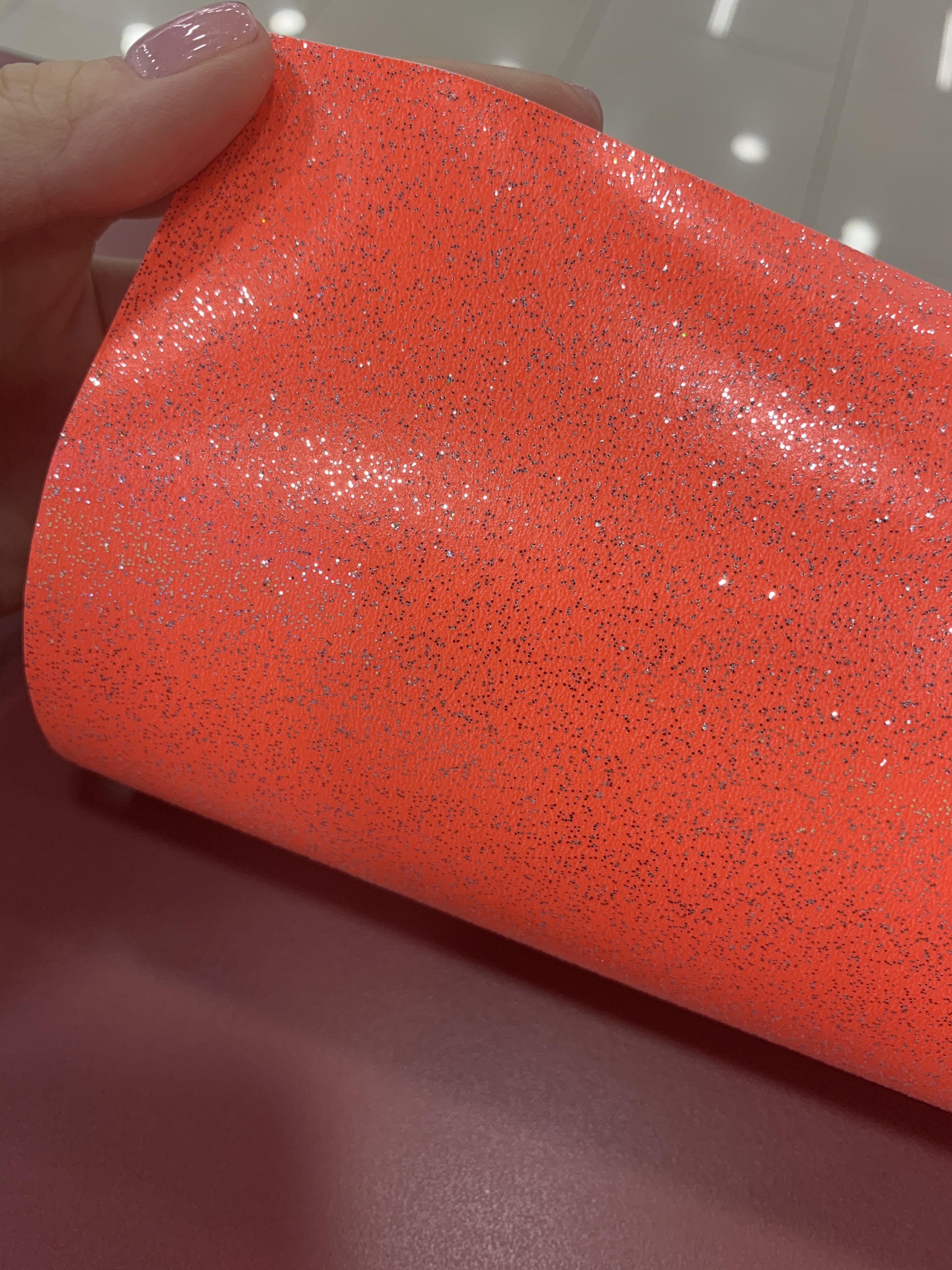 Фотография покупателя товара Бумага упаковочная, "Звездная пыль", с блёстками, неоновый красный, 0,7 x 5 м