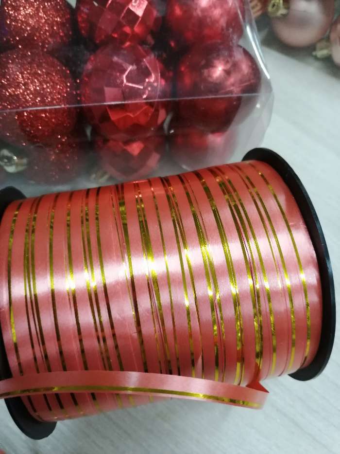 Фотография покупателя товара Лента упаковочная с золотой полосой, розовая, 5 мм х 225 м - Фото 3