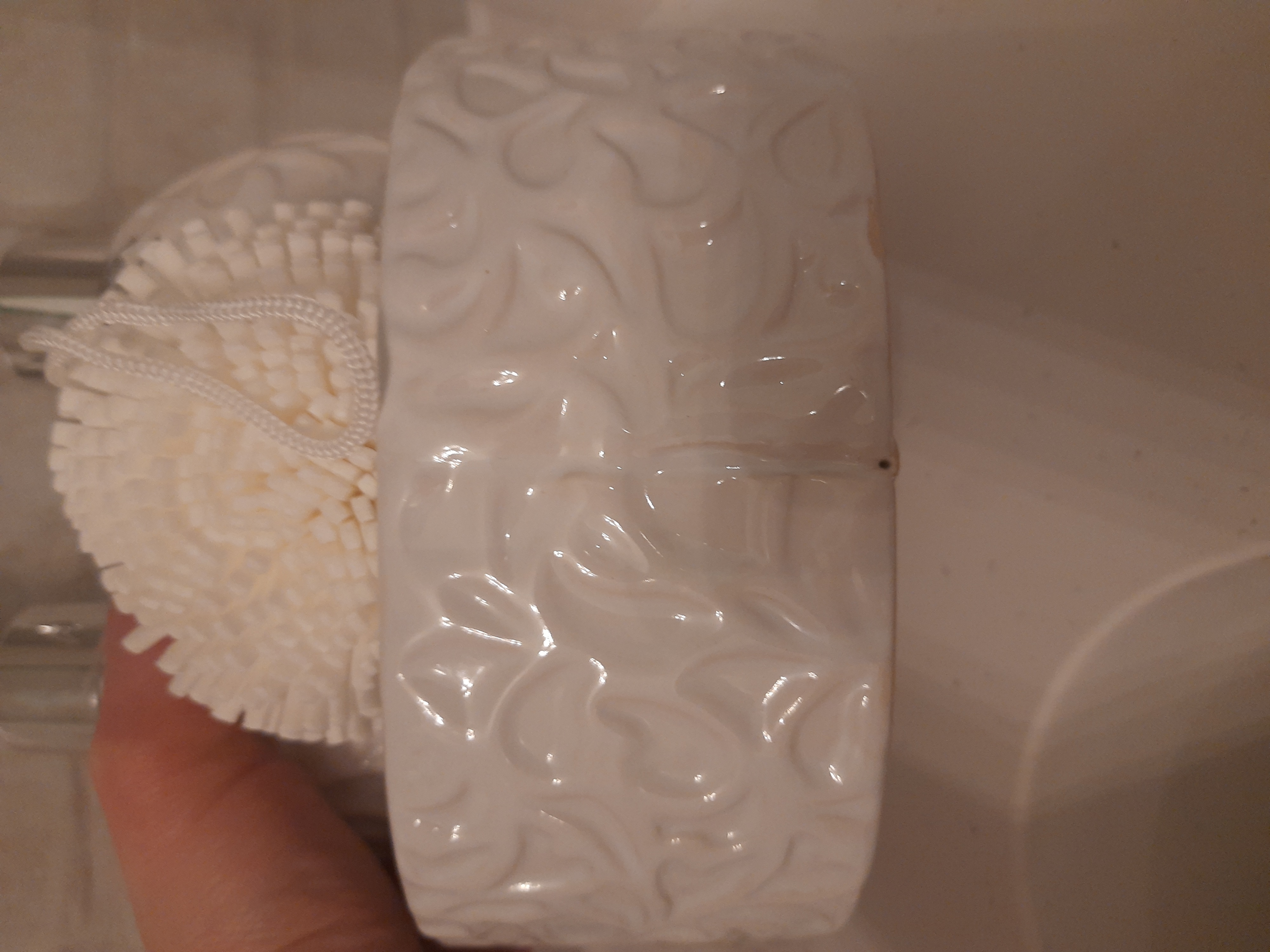 Фотография покупателя товара Дозатор для моющего средства с подставкой для губки и мыла Доляна «Дабл», 650 мл, цвет белый