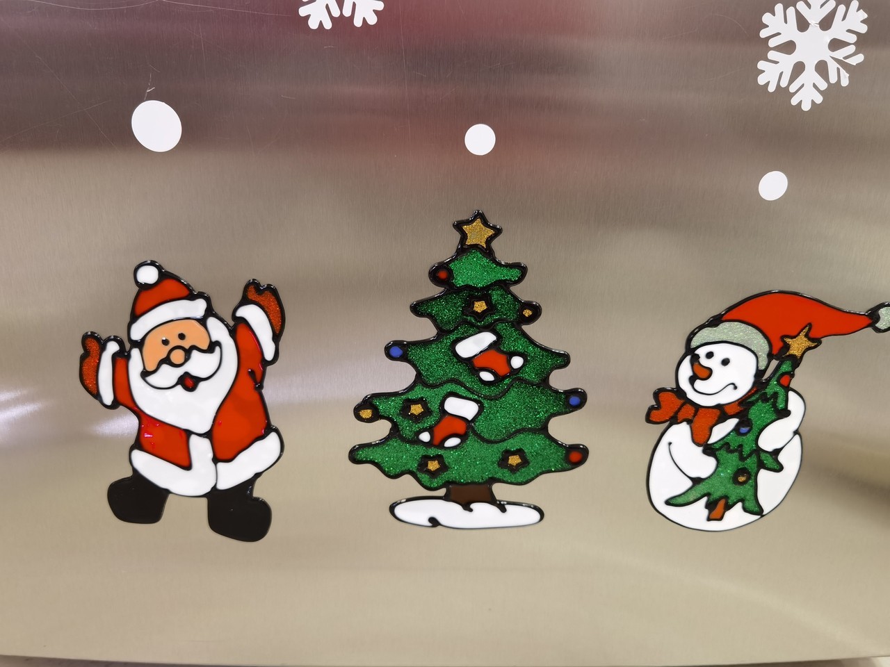 Фотография покупателя товара Наклейка на стекло "Дед Мороз счастливчик" 10х13 см - Фото 3