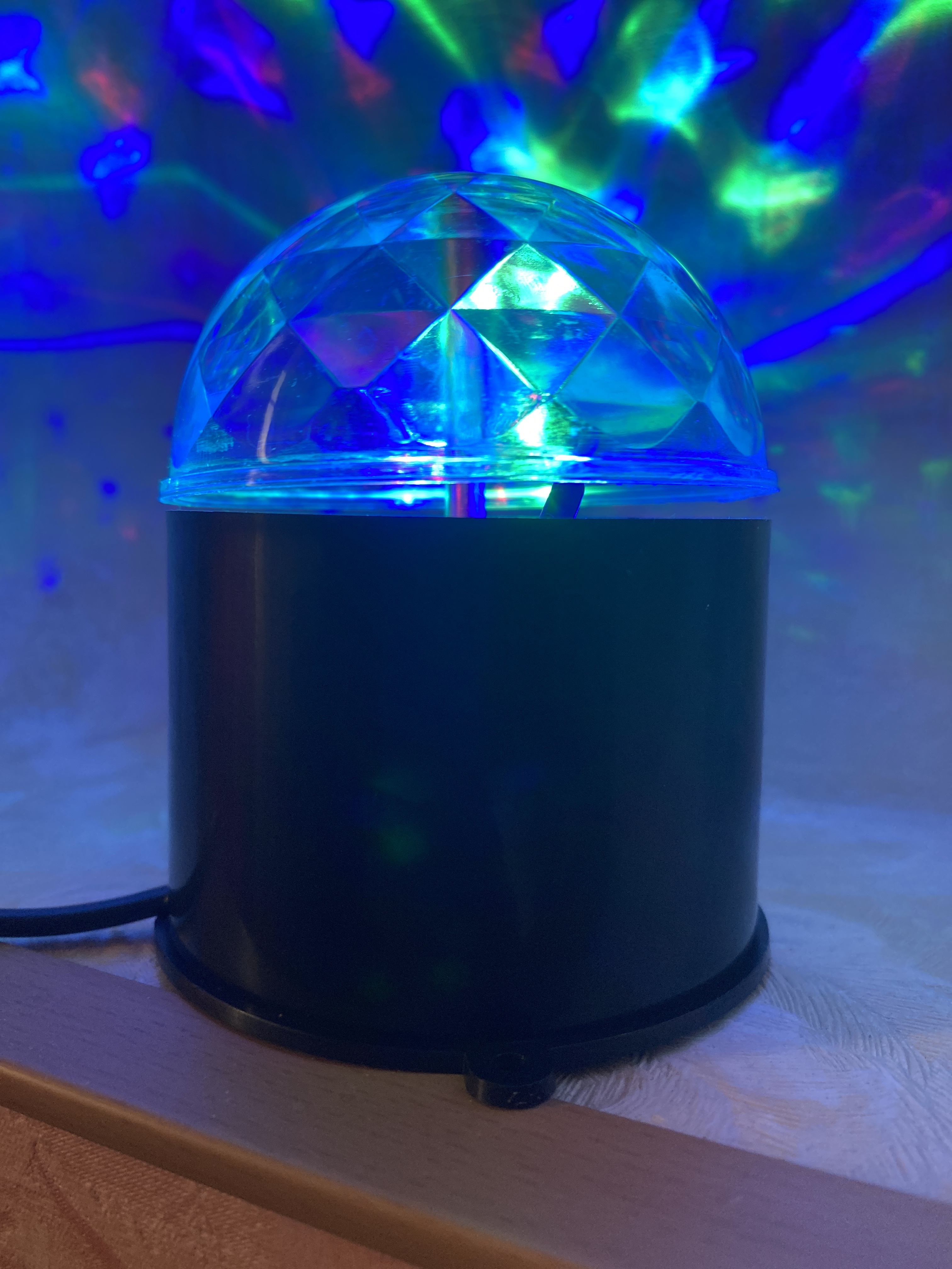 Фотография покупателя товара Световой прибор «Хрустальный шар» 7.5 см, свечение RGB, 220 В, чёрный - Фото 22