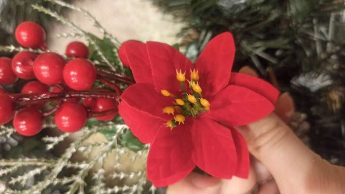 Фотография покупателя товара Декор "Зимняя магия" хвоя цветок ягоды 23 см - Фото 6