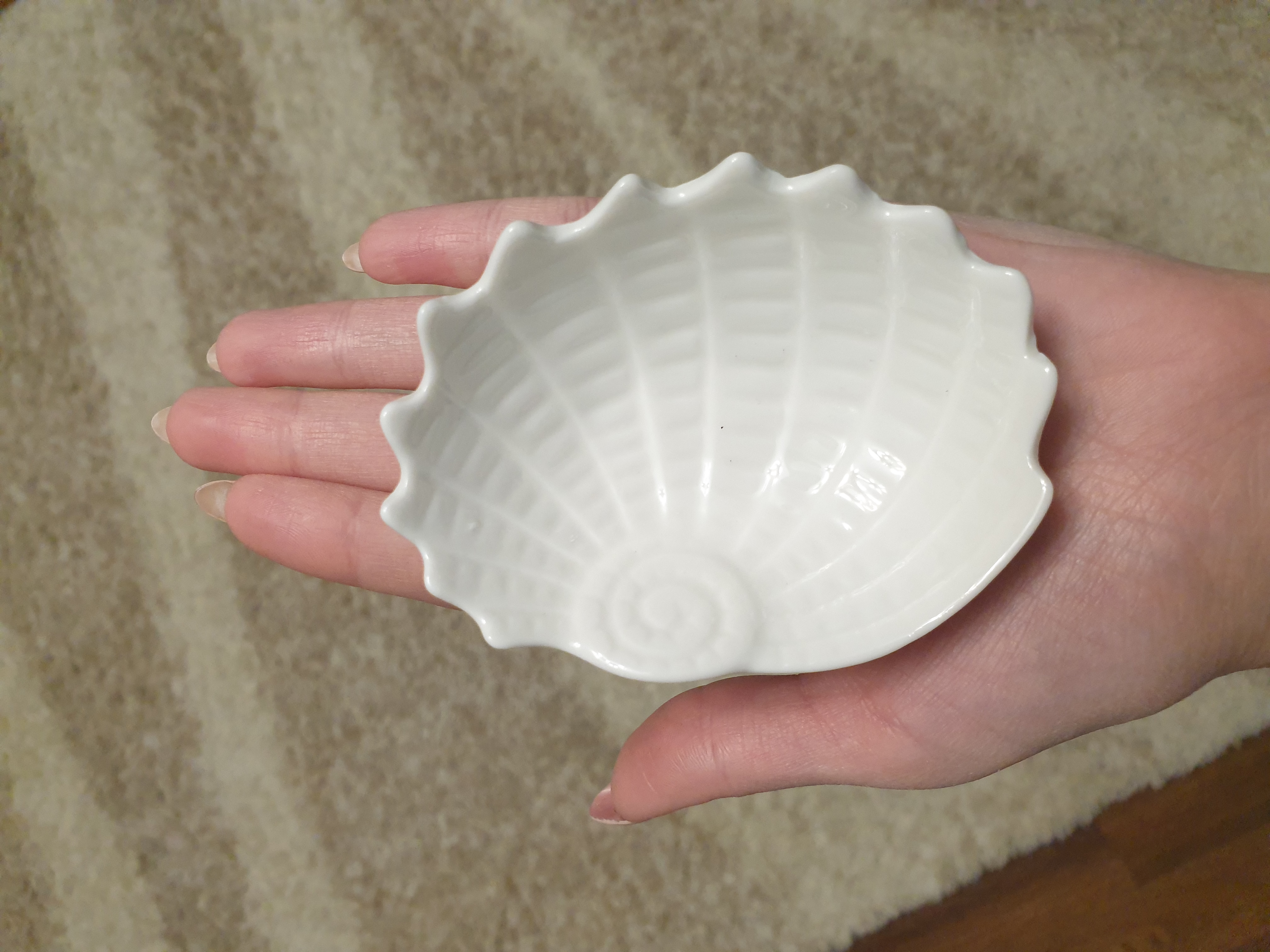 Фотография покупателя товара Блюдо керамическое «Ракушка», 9×7×3 см, цвет белый