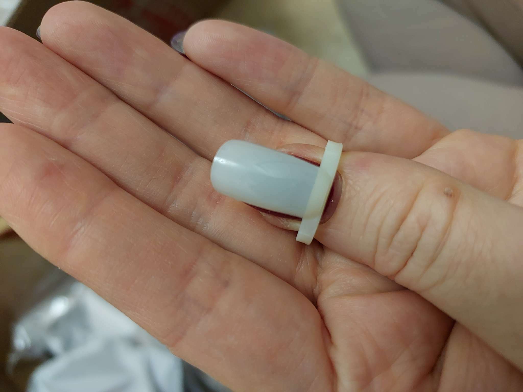 Фотография покупателя товара Палитра для лаков на баночку «Ноготки», d=2.1 см, 10 шт., форма мягкий квадрат, цвет слоновая кость - Фото 12