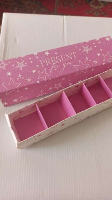 Фотография покупателя товара Коробка для конфет, кондитерская упаковка, 5 ячеек, «Present», 5 х 21 х 3.3 см - Фото 4
