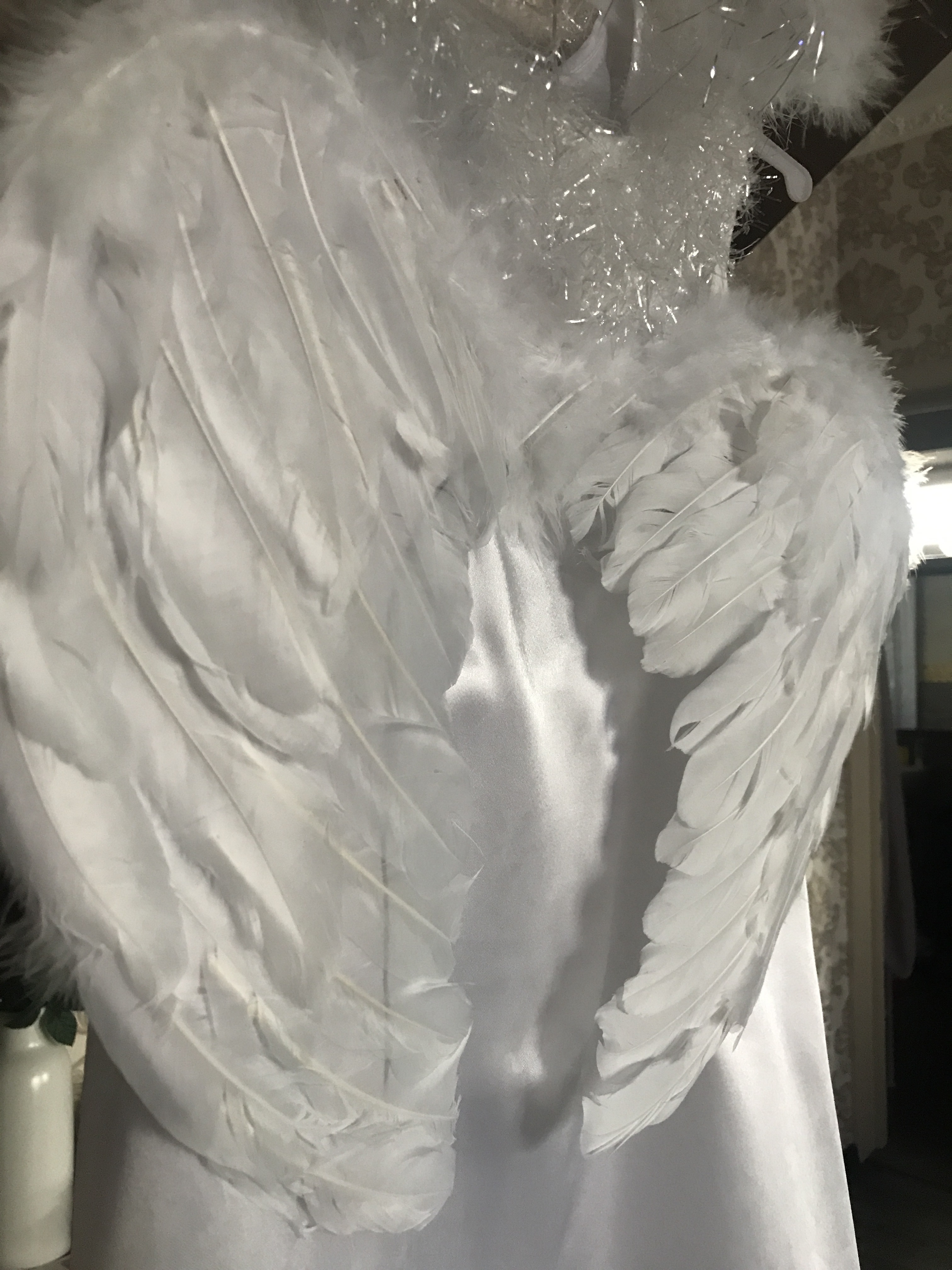 Фотография покупателя товара Карнавальный костюм «Белый ангел», нимб, платье, крылья, р-р 28, рост 98-104 см - Фото 2