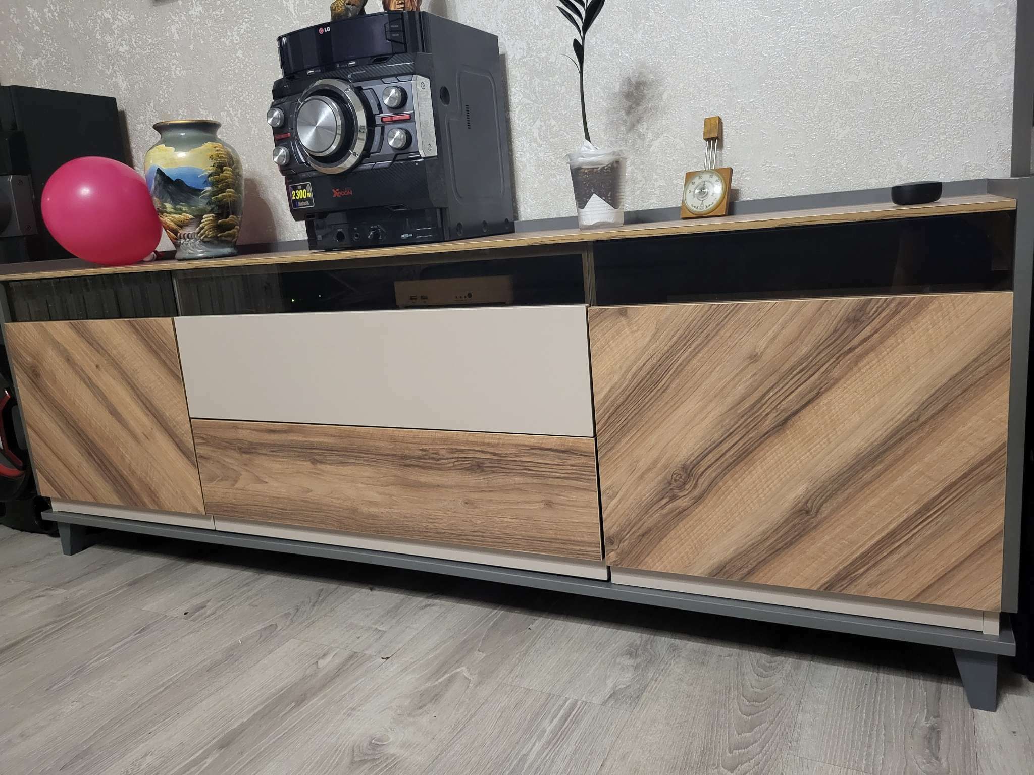 Фотография покупателя товара Тумба под ТВ «Честер №1», 1800×400×650 мм, цвет авелано / тёмно-серый - Фото 1