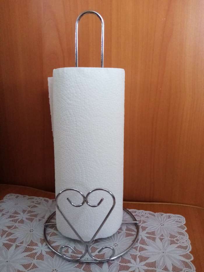 Фотография покупателя товара Подставка под бумажные полотенца Доляна «Сердце», 13×13×27 см, цвет хром - Фото 8