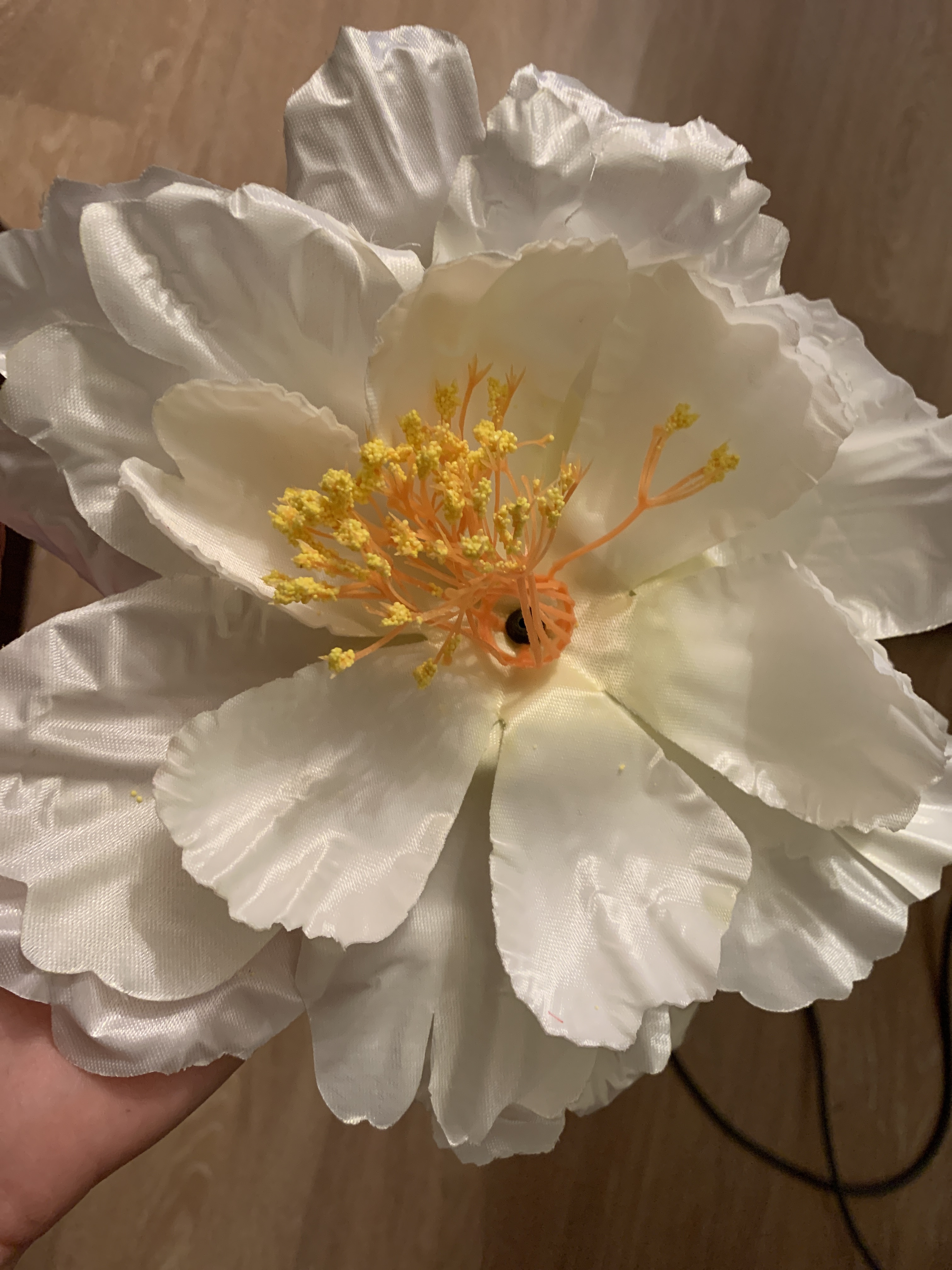 Фотография покупателя товара Белый цветок для свадебного декора, 30,5 х 23 х 1,8 см - Фото 3