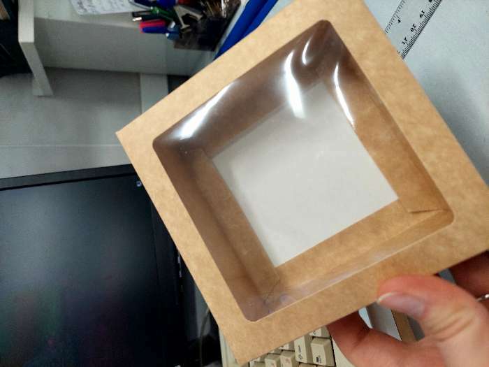 Фотография покупателя товара Коробка складная под 4 конфеты с окном, крафт, 12.6 х 12.6 х 3.5 см - Фото 2