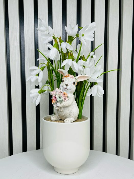 Фотография покупателя товара Сувенир полистоун "Зайка с охапкой цветов, в цветочном веночке" 11х7,5х7,5 см