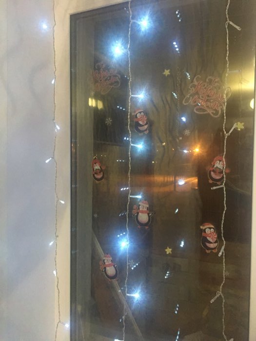 Фотография покупателя товара Наклейки новогодние, интерьерные со светящимся слоем «Новогодний венок», 21×29.5 см - Фото 10