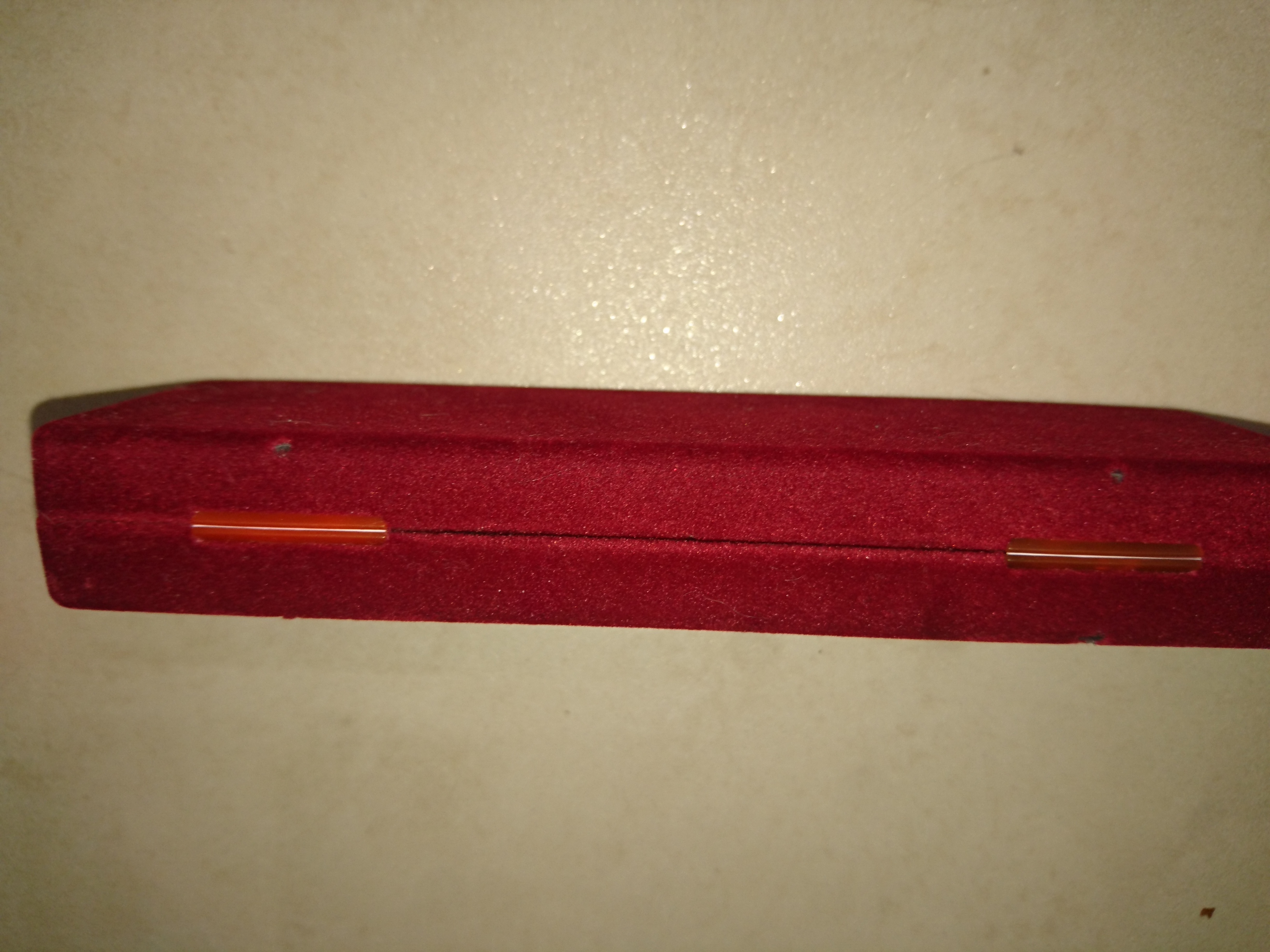 Фотография покупателя товара Футляр бархатный под зажим для галстука/кулон «Прямоугольник классический», 16,5×4,5×2,5, цвет красный - Фото 2