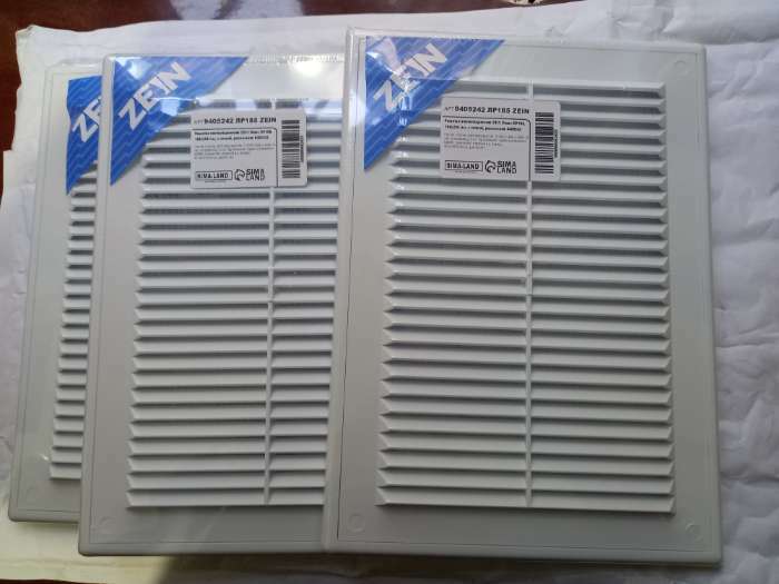 Фотография покупателя товара Решетка вентиляционная ZEIN Люкс ЛР185, 185 x 255 мм, с сеткой, разъемная - Фото 1