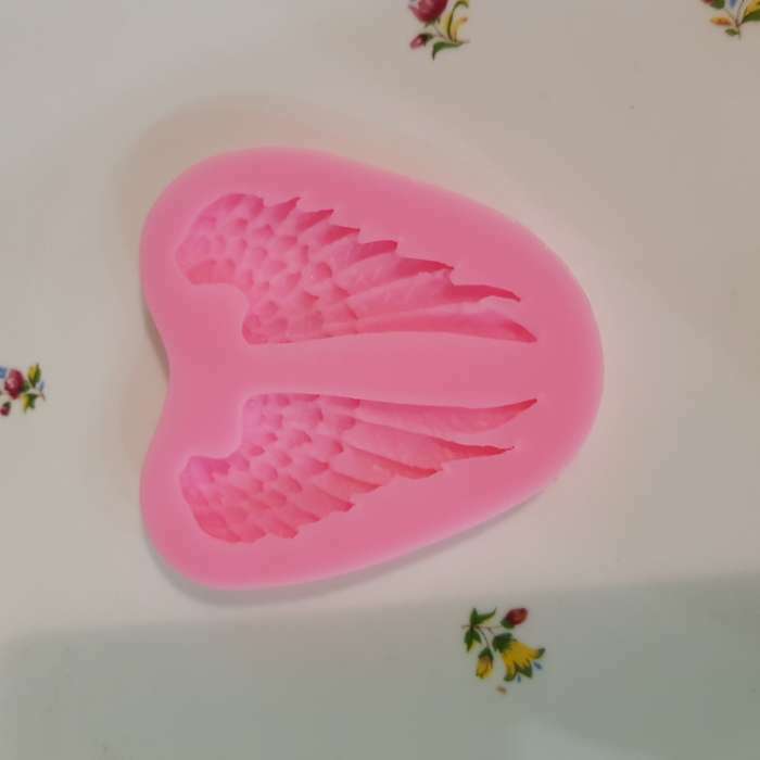 Фотография покупателя товара Молд Доляна «Крылья», силикон, 7×6,5 см, цвет МИКС - Фото 5