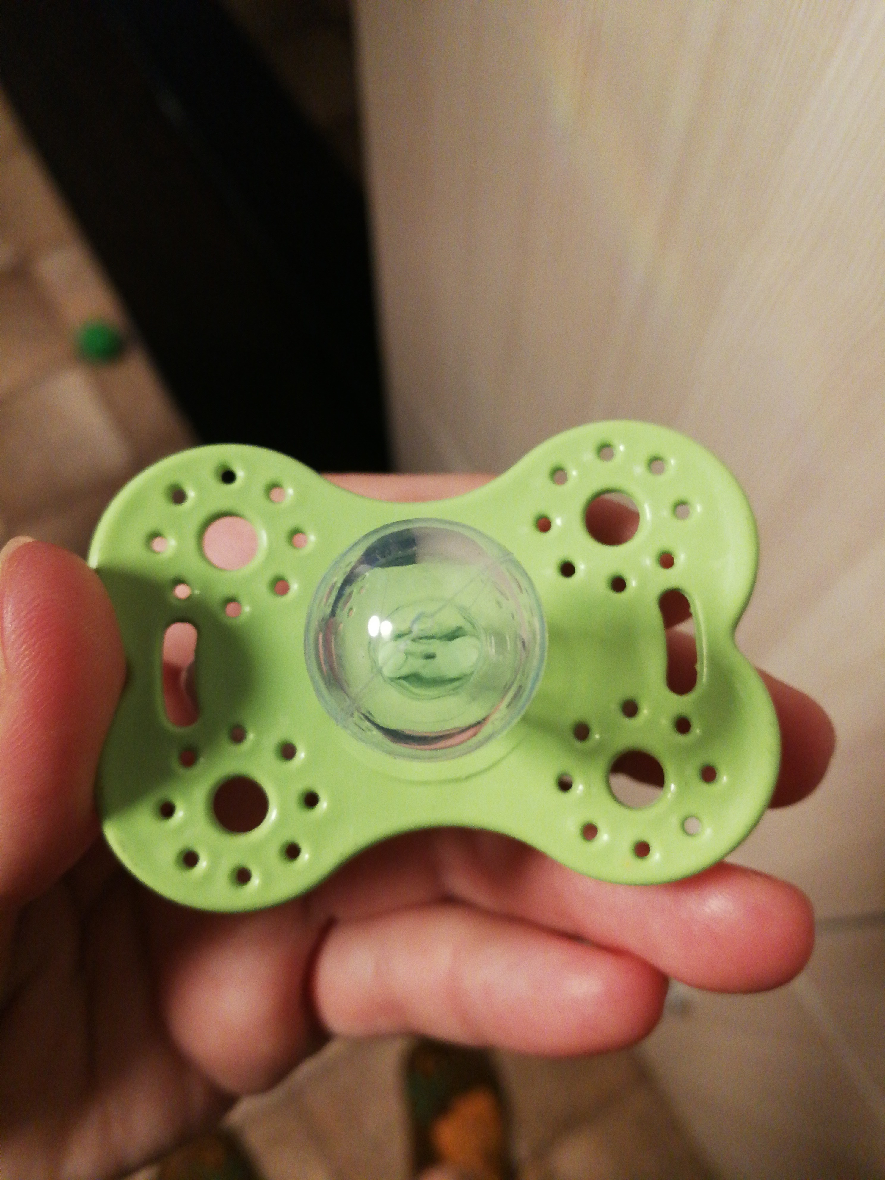 Фотография покупателя товара Соска - пустышка ортодонтическая, силикон, «Грибочек», с колпачком, +0мес., цвет зеленый - Фото 1