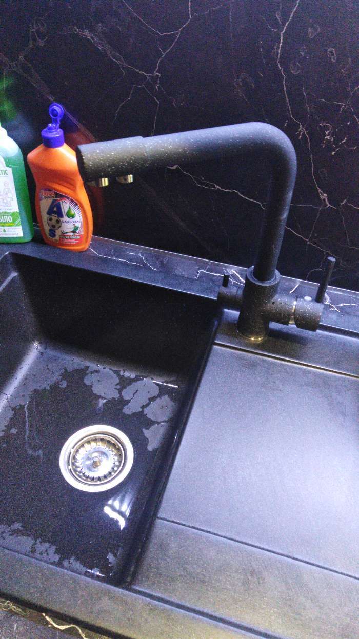 Фотография покупателя товара Смеситель для кухни Accoona A5179-4F, с выходом для питьевой воды, латунь, цвет черный