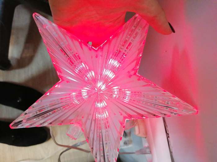 Фотография покупателя товара Светодиодная верхушка на ёлку «Звезда белая» 22 см, 30 LED, провод 2 метра, 220 В, свечение красное - Фото 3