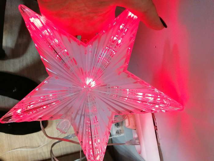 Фотография покупателя товара Светодиодная верхушка на ёлку «Звезда белая» 22 см, 30 LED, провод 2 метра, 220 В, свечение красное - Фото 4