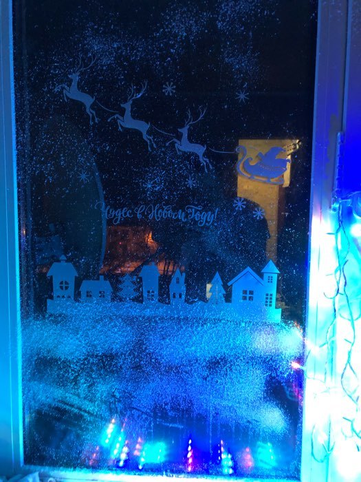 Фотография покупателя товара Наклейки для окон «Cнежинки», многоразовая, 33 х 50 см, Новый год - Фото 76