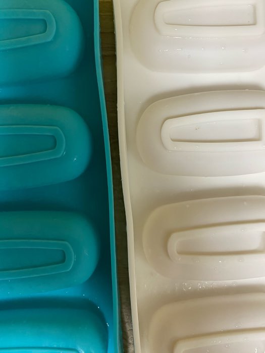 Фотография покупателя товара Форма для мороженого Доляна «Эскимо малое», силикон, 21,5×12,5×2 см, 4 ячейки (6,9×3,8 см), цвет МИКС - Фото 21
