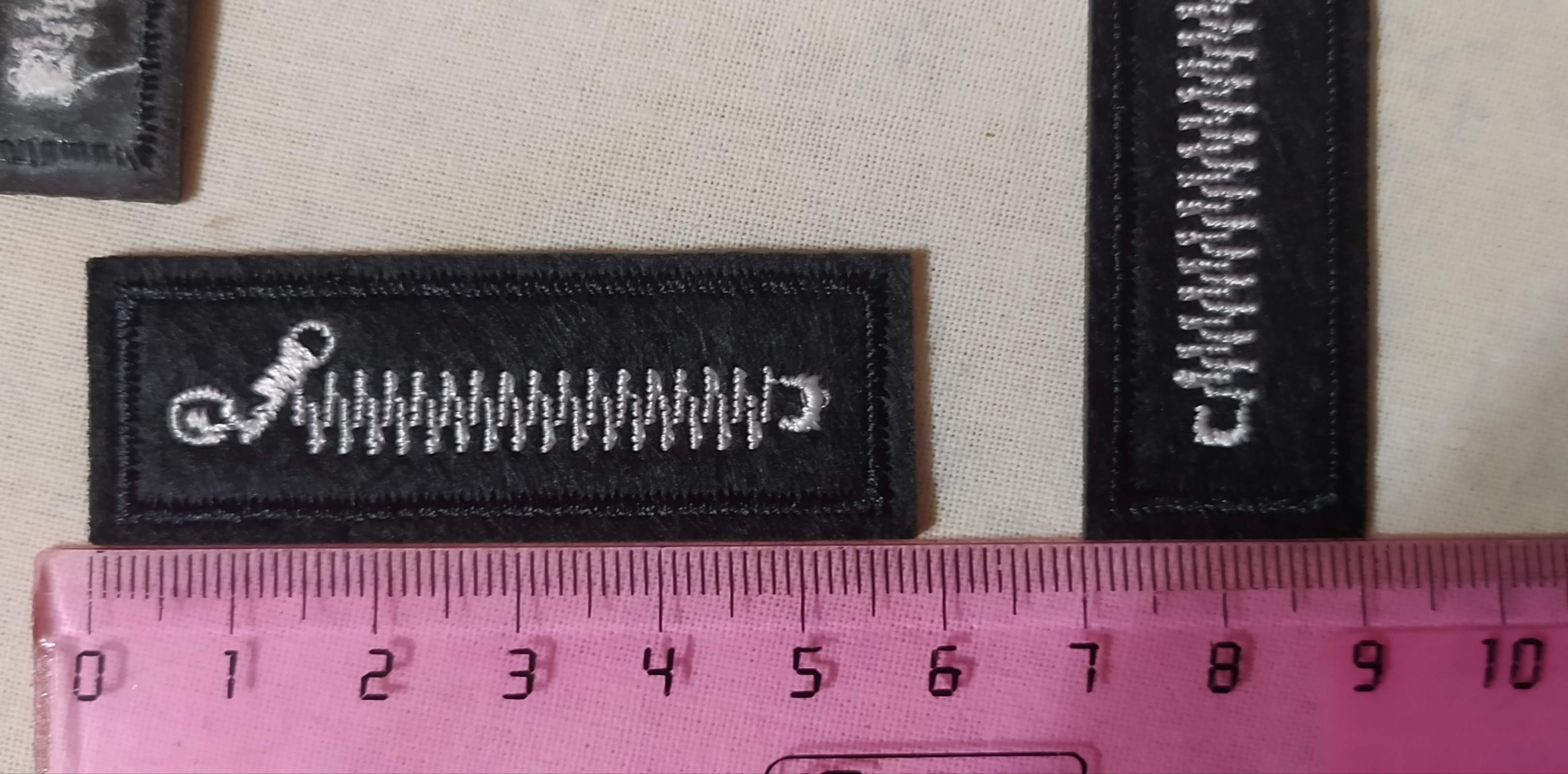 Фотография покупателя товара Термоаппликация «Молния», 6×2.1 см, чёрная, белая - Фото 1