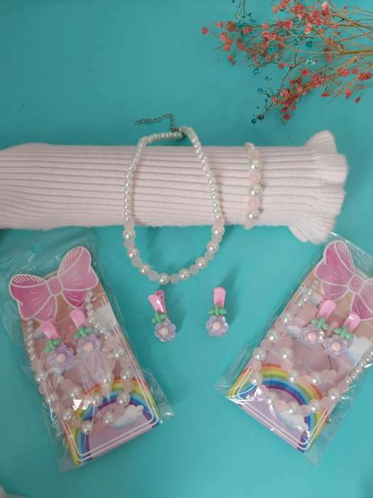 Фотография покупателя товара Набор детский «Выбражулька» 4 предмета: 2 заколки, бусы, браслет, цветочная нежность, цветной - Фото 2