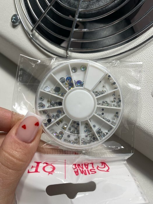 Фотография покупателя товара Стразы для декора, 12 ячеек, 1.5/2/2.5/3 мм, голографические - Фото 19