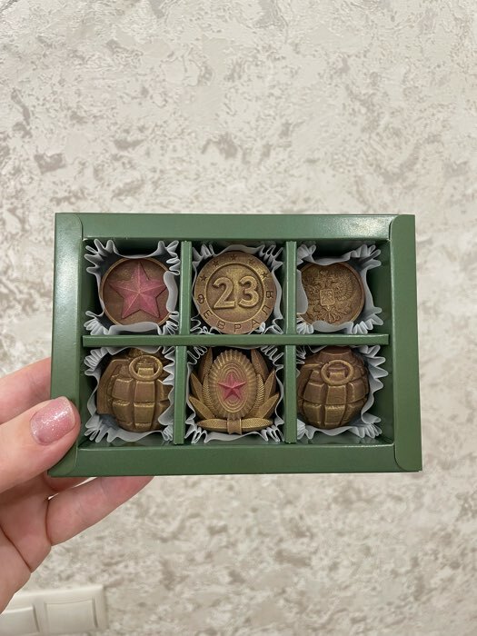 Фотография покупателя товара Коробка для конфет 6 шт, "23 Февраля" 13,7 х 9,8 х 3,8 см - Фото 7