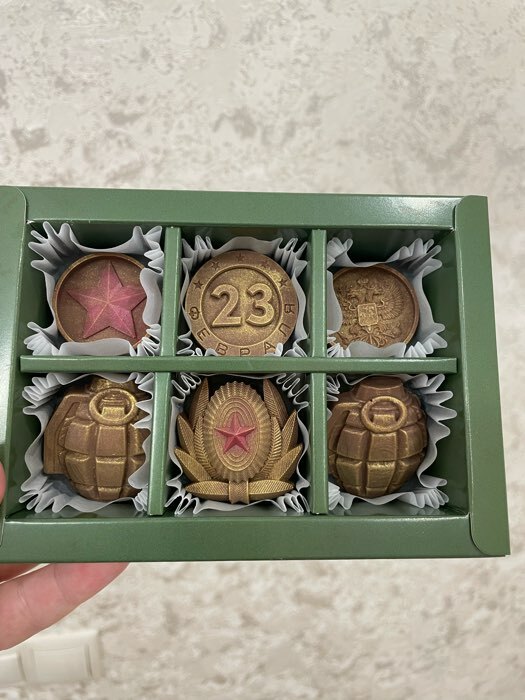 Фотография покупателя товара Коробка для конфет 6 шт, "23 Февраля" 13,7 х 9,8 х 3,8 см - Фото 5
