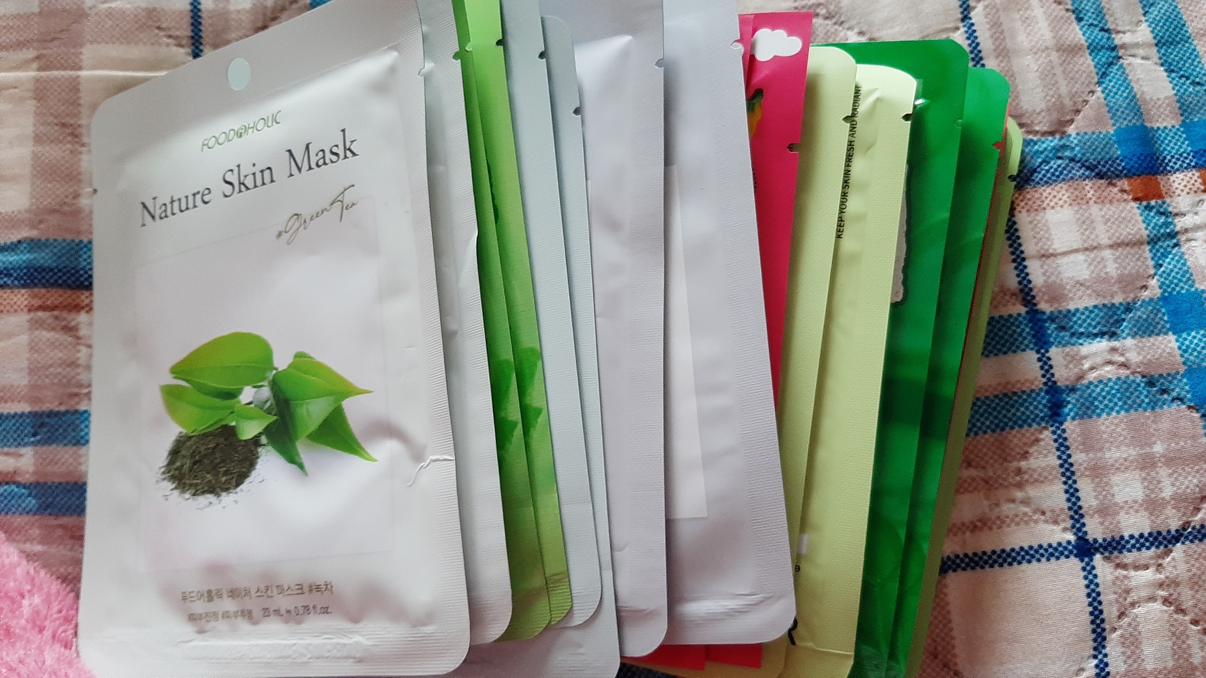 Фотография покупателя товара Маска тканевая для лица Foodaholic, с экстрактом зелёного чая, 25 г - Фото 9