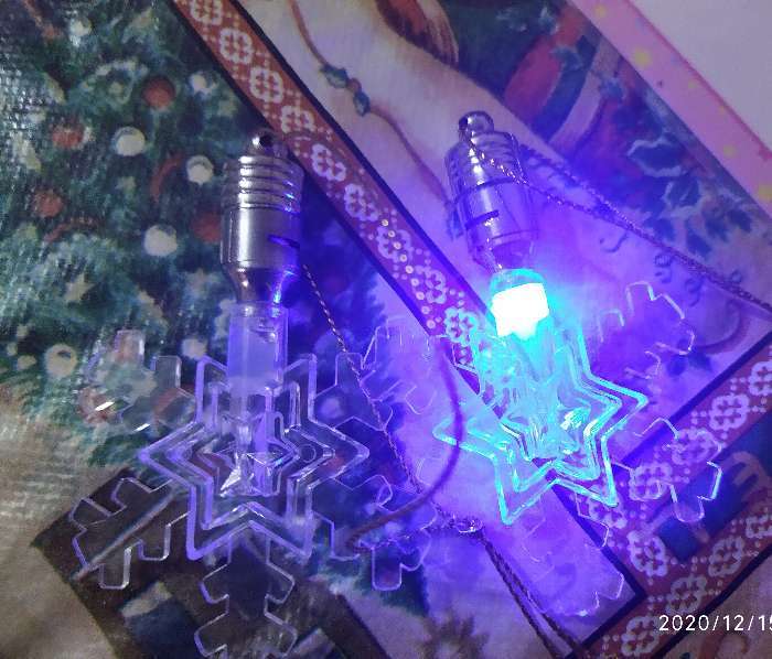 Фотография покупателя товара Подвеска световая "Снежинка малая" 7см., (батарейки в комплекте) 1 LED, RGB - Фото 3
