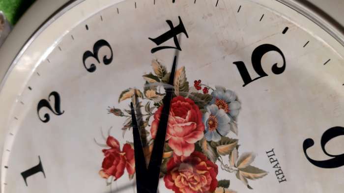 Фотография покупателя товара Часы настенные, интерьерные "Розы", d-23 см, бесшумные, корпус бежевый - Фото 3