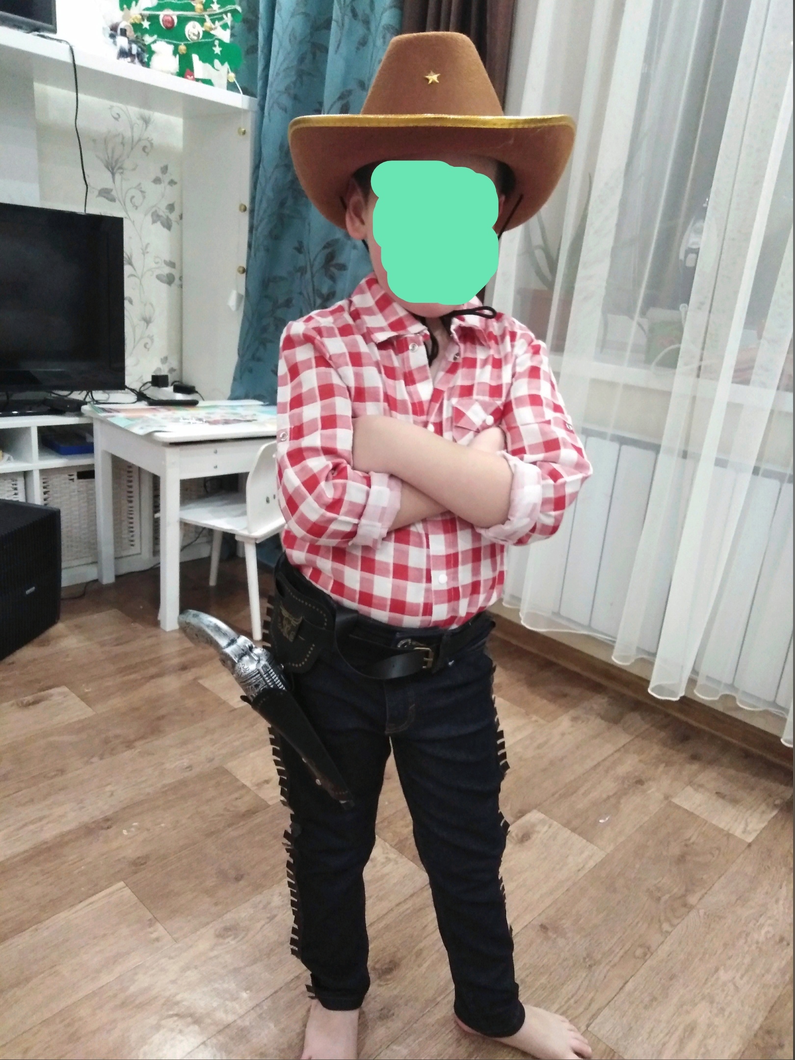 Фотография покупателя товара Карнавальная шляпа «Шериф», детская, р-р. 52-54, цвет коричневый - Фото 1
