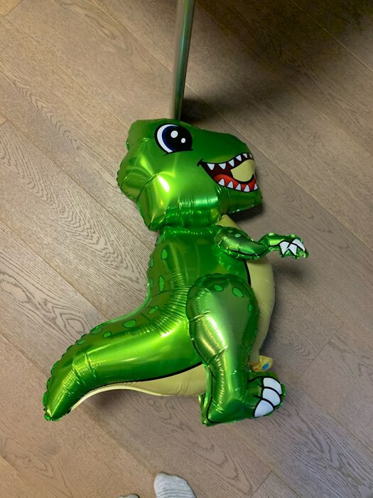 Фотография покупателя товара Шар фольгированный 30" «Маленький динозавр», ходячий, цвет зелёный - Фото 4
