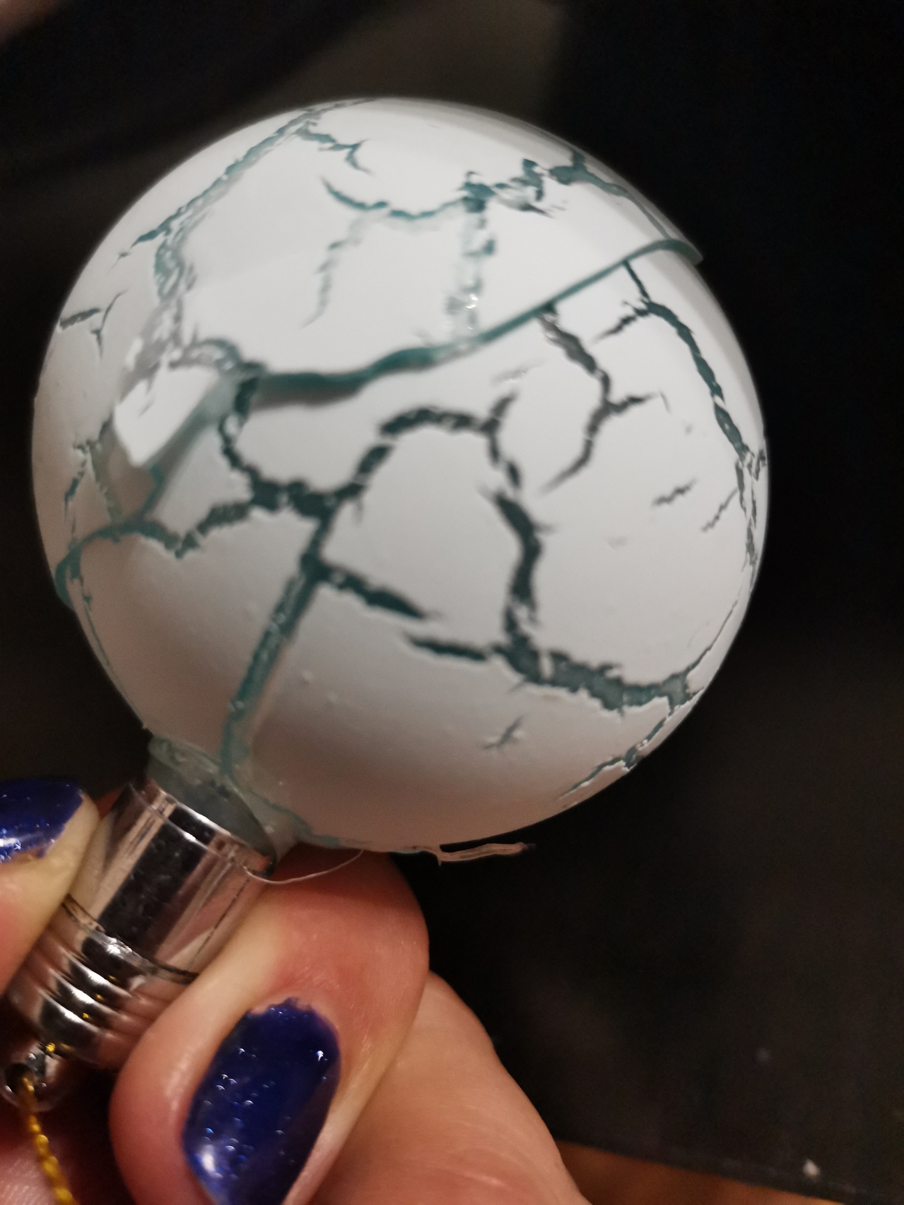 Фотография покупателя товара Игрушка световая "Елочный шар узоры краской" 5 см, 1 LED, RGB, ЖЕЛТЫЙ - Фото 5