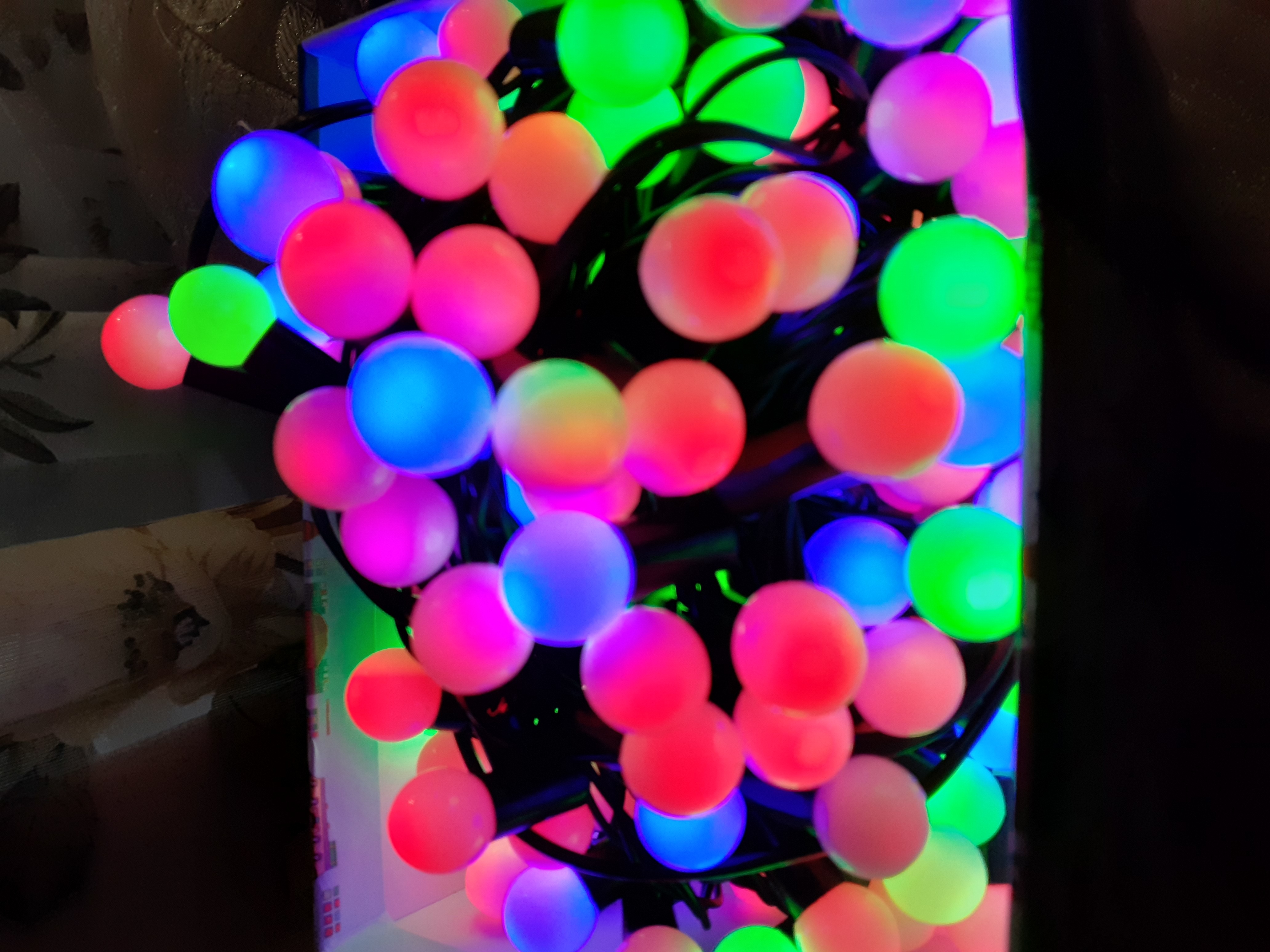 Фотография покупателя товара Гирлянда «Нить» 20 м с насадками «Шарики 1.5 см», IP44, тёмная нить, 200 LED, свечение бело-синее, мигание, 220 В, УЦЕНКА - Фото 16