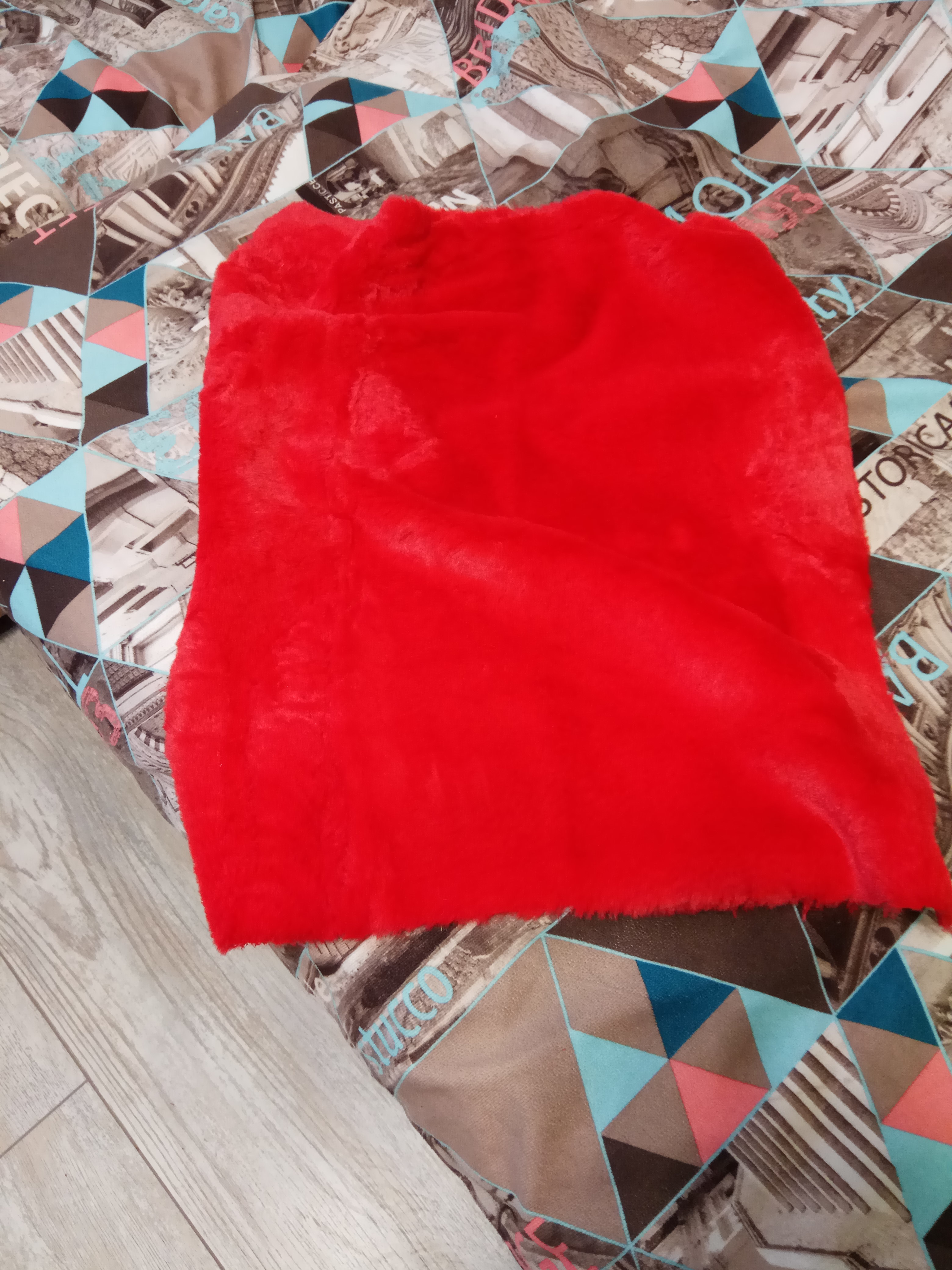 Фотография покупателя товара Мех искусственный, размер 40×50 см, цвет красный