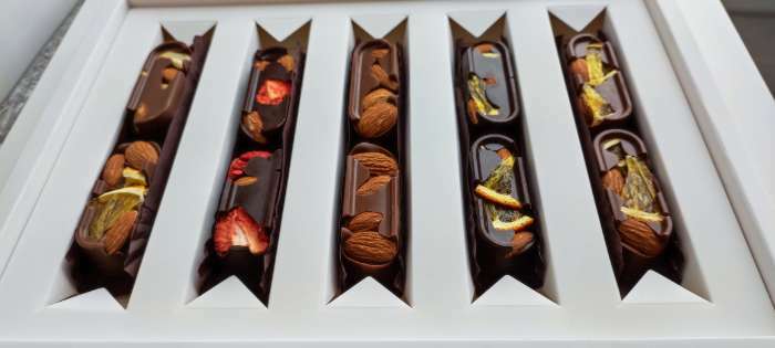 Фотография покупателя товара Форма для выпечки Доляна «Сладости.Эклер», силикон, 29×17×2 см (5,8×2,3×2 см), 20 ячеек, цвет шоколадный