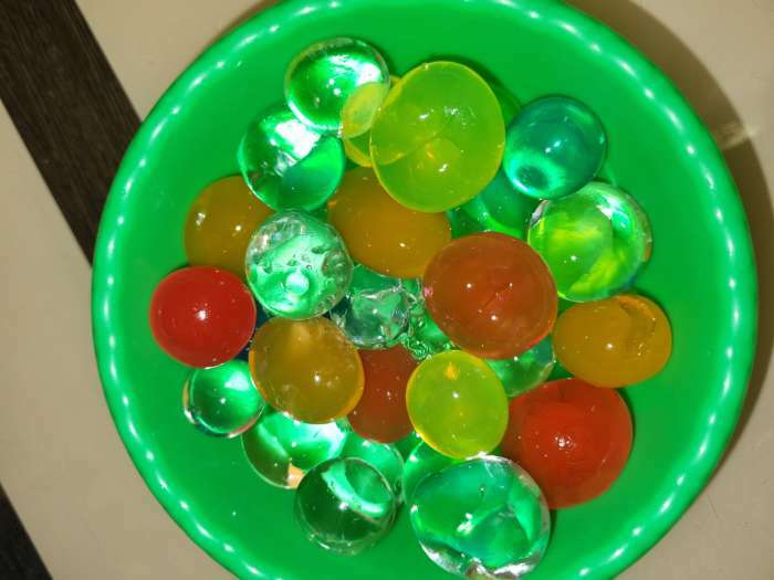 Фотография покупателя товара Детский набор для опытов «Растущие шарики-гиганты» (до 5 см в диаметре), 10 г - Фото 2