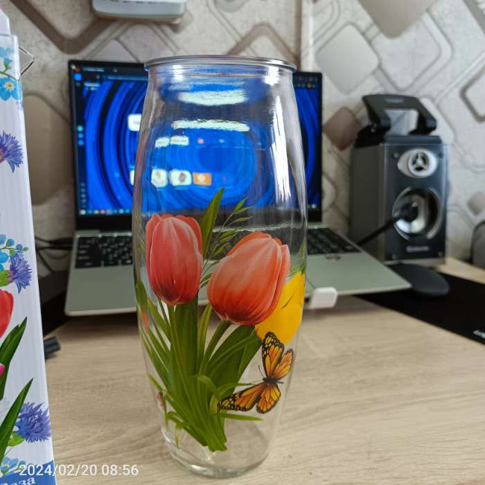 Фотография покупателя товара Ваза "Тюльпаны" с деколью, d=7см, H=23 см, V=1,15л - Фото 2