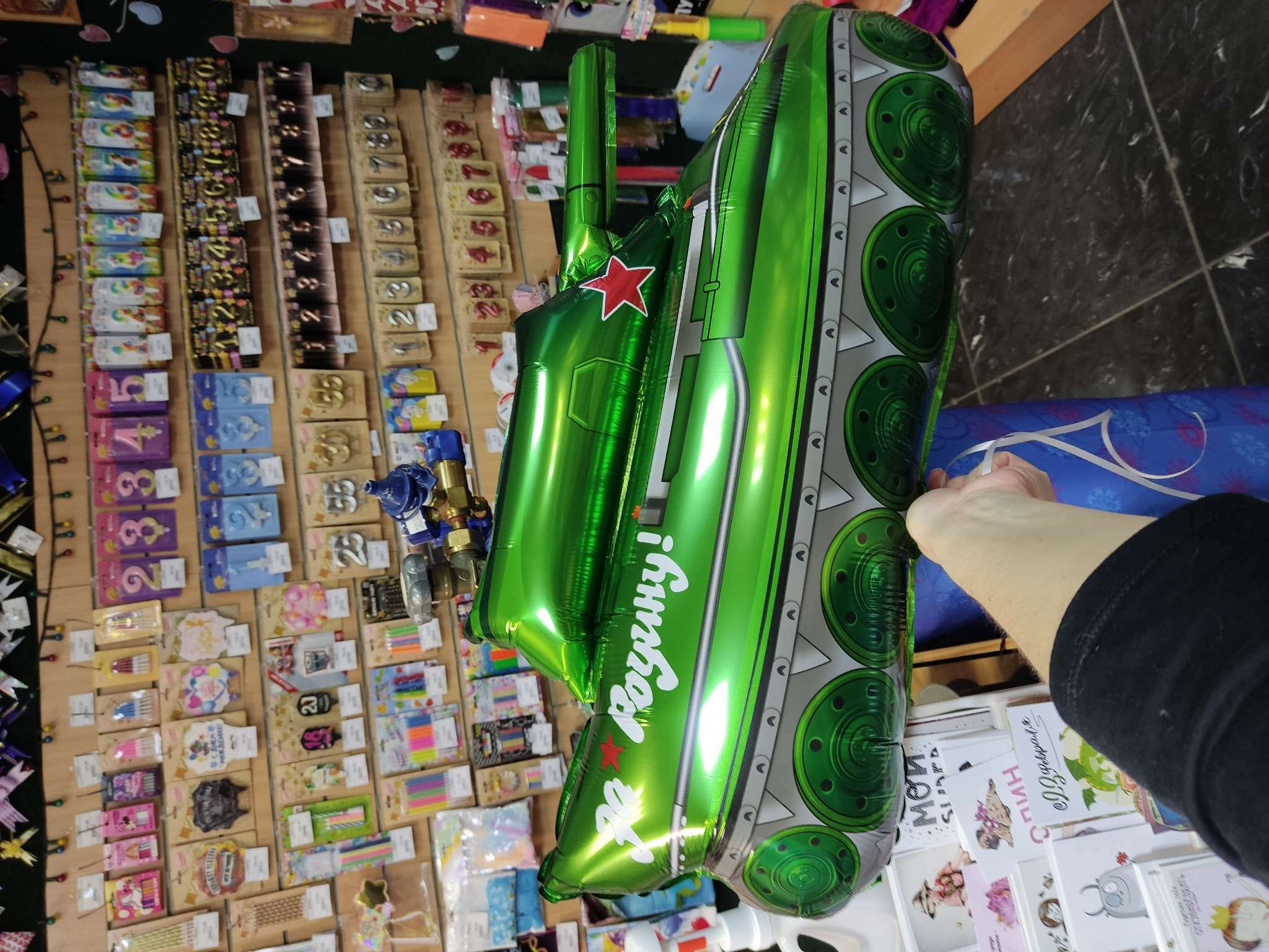 Фотография покупателя товара Шар фольгированный 31" «Танк», зелёный